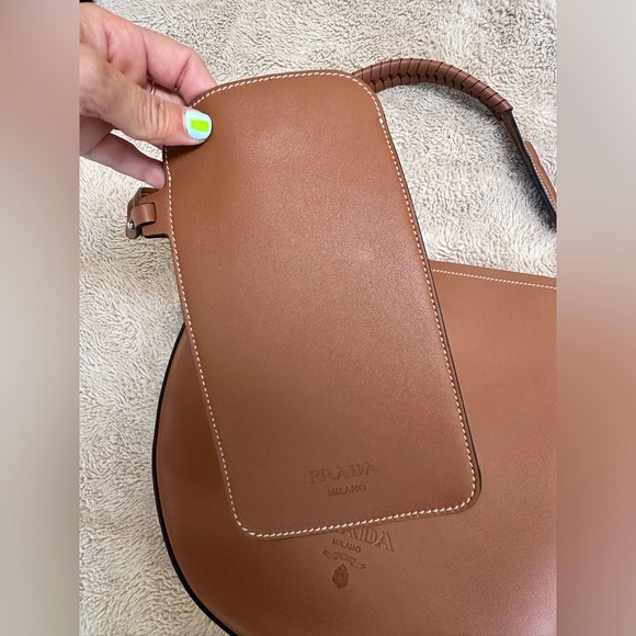 Prada Vitello Lux Shoulder Bag in Cognac. - Picture 7 of 10